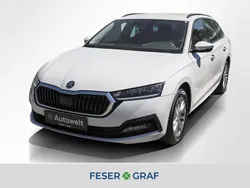 Weiß Gebraucht 2022 Skoda Octavia Ambition Kombi | 18.440 € (Fairer Preis)