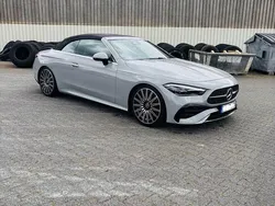 Grau Gebraucht 2024 Mercedes 180 AMG line Limousine | 54.750 €