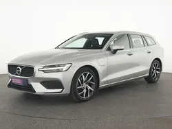 Bright silver Gebraucht 2020 Volvo V60 Momentum Kombi | 25.790 € (Superpreis)