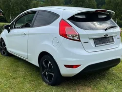 Weiß Gebraucht 2013 Ford Fiesta Kleinwagen | 3.999 € (Fairer Preis)