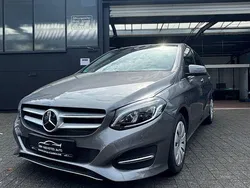Grau Gebraucht 2016 Mercedes B200 Van / Kleinbus | 17.495 € (Fairer Preis)