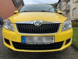 Gelb Gebraucht 2010 Skoda Fabia Kleinwagen | 3.500 € (Fairer Preis)