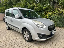 Silber Gebraucht 2015 Opel Combo Van / Kleinbus | 4.490 € (Fairer Preis)