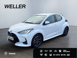 Weiss Gebraucht 2021 Toyota Yaris Hybrid Team Kleinwagen | 18.980 € (Fairer Preis)
