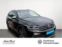 Schwarz (deep black perleffekt) Gebraucht 2023 VW Tiguan Allspace R-line SUV | 42.940 € (Etwas zu teuer)