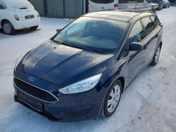 Blau Gebraucht 2016 Ford Focus Ambiente Kombi | 5.690 € (Fairer Preis)