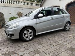 Silber Gebraucht 2011 Mercedes B180 Van / Kleinbus | 6.300 € (Guter Preis)