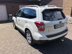 Weiß Gebraucht 2015 Subaru Forester Exclusive+ SUV | 14.200 € (Guter Preis)