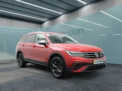 Rot Gebraucht 2024 VW Tiguan Allspace S SUV | 40.250 € (Fairer Preis)