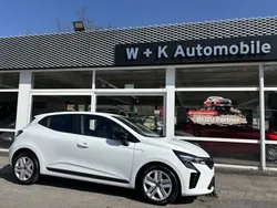 Weiß Gebraucht 2024 Renault Clio V Evolution Limousine | 15.899 € (Guter Preis)