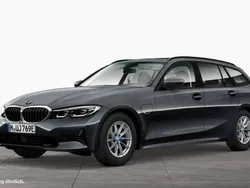Grau Gebraucht 2022 BMW 320e Sport Line Kombi | 24.406 € (Fairer Preis)