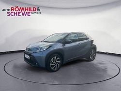 Grau Gebraucht 2024 Toyota Aygo X Team SUV | 17.995 € (Fairer Preis)