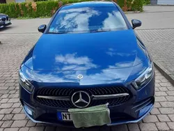 Blau Gebraucht 2020 Mercedes A250 AMG line Limousine | 29.500 € (Guter Preis)