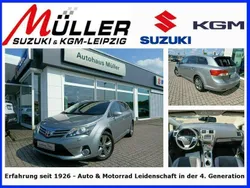 Silber Gebraucht 2015 Toyota Avensis Edition Kombi | 12.490 € (Fairer Preis)