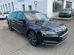 1z1z blackmagic perleffekt Gebraucht 2023 Skoda Superb Style Kombi | 44.990 €
