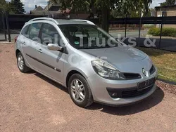 Silber Gebraucht 2008 Renault Clio II Dynamique Limousine | 1.200 € (Fairer Preis)
