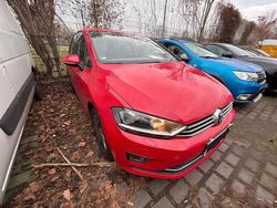 Rot Gebraucht 2017 VW Golf Sound Limousine | 9.999 € (Guter Preis)
