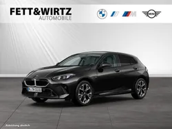 Saphirschwarz metallic Gebraucht 2025 BMW 120 M Sport Kleinwagen | 31.900 € (Superpreis)