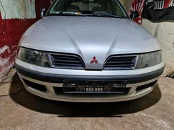Silber Gebraucht 2002 Mitsubishi Carisma Limousine | 1.600 € (Guter Preis)