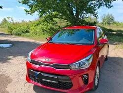 Rot Gebraucht 2017 Kia Rio DREAM-TEAM Edition Limousine | 10.900 € (Fairer Preis)