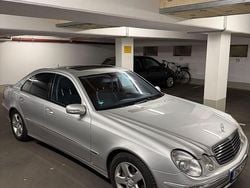 Silber Gebraucht 2022 Mercedes E240 Limousine | 3.000 €