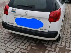 Weiß Gebraucht 2011 Peugeot 207 Kombi | 2.790 € (Fairer Preis)