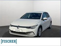 Weiss Gebraucht 2024 VW Golf VIII Life Limousine | 24.955 € (Guter Preis)