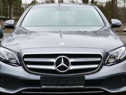Grau Gebraucht 2016 Mercedes E220 Avantgarde Limousine | 23.800 € (Teuer)