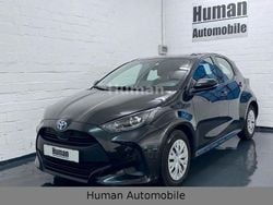 Night time black Gebraucht 2022 Toyota Yaris Hybrid Business Edition Limousine | 15.950 € (Guter Preis)
