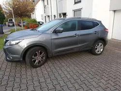 Grau Gebraucht 2016 Nissan Qashqai N-Connecta SUV | 8.900 € (Superpreis)