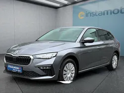 Grau Gebraucht 2024 Skoda Scala Kleinwagen | 22.549 € (Fairer Preis)
