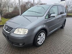 Braun Gebraucht 2004 VW Touran Trendline Van / Kleinbus | 1.999 € (Etwas zu teuer)