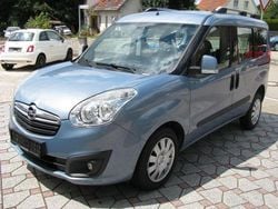 Blau Gebraucht 2016 Opel Combo Edition Van / Kleinbus | 8.900 € (Fairer Preis)