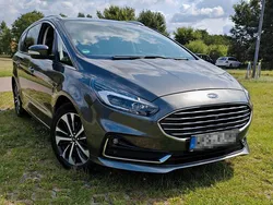 Grau Gebraucht 2020 Ford S-MAX Titanium Van / Kleinbus | 22.500 € (Guter Preis)