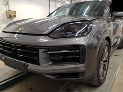 Grau Gebraucht 2024 Porsche Cayenne SUV | 95.999 € (Superpreis)