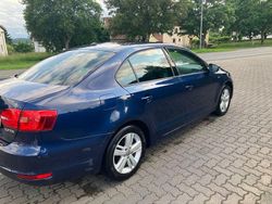 Blau Gebraucht 2013 VW Jetta Match Limousine | 11.600 € (Teuer)