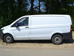 Weiß Gebraucht 2020 Mercedes Vito Van / Kleinbus | 11.800 €