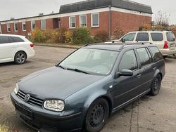 Grau Gebraucht 2001 VW Golf IV Kombi | 700 € (Guter Preis)