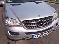 Silber metallic Gebraucht 2007 Mercedes ML320 SUV | 8.000 €