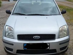 Silber Gebraucht 2004 Ford Fusion Trend Limousine | 1.000 € (Superpreis)