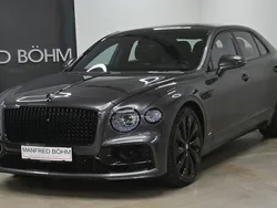 Grau Gebraucht 2022 Bentley Flying Spur Mulliner Limousine | 198.670 € (Etwas zu teuer)