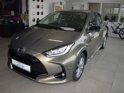 Monument bronze Gebraucht 2023 Mazda 2 Kleinwagen | 24.360 € (Teuer)