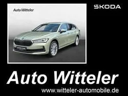 Ice teabeige Gebraucht 2024 Skoda Superb Selection Kombi | 47.900 €