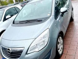 Silber Gebraucht 2010 Opel Meriva Van / Kleinbus | 4.500 €