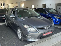 Grau Gebraucht 2011 Hyundai i30 Edition Kleinwagen | 4.999 € (Fairer Preis)