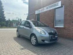 Silber Gebraucht 2007 Toyota Yaris Cool Kleinwagen | 3.990 € (Etwas zu teuer)