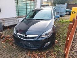 Schwarz Gebraucht 2011 Opel Astra Kombi | 5.999 € (Fairer Preis)