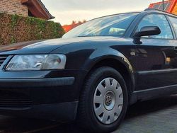 Schwarz Gebraucht 1998 VW Passat Basis Kombi | 1.800 € (Fairer Preis)