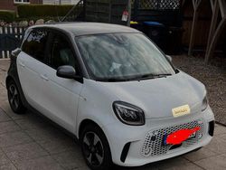 Weiß Gebraucht 2021 Smart ForFour Electric Drive Kleinwagen | 10.699 € (Fairer Preis)