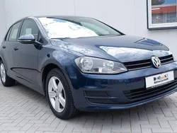 Blau Gebraucht 2016 VW Golf VII Comfortline Limousine | 10.490 € (Guter Preis)